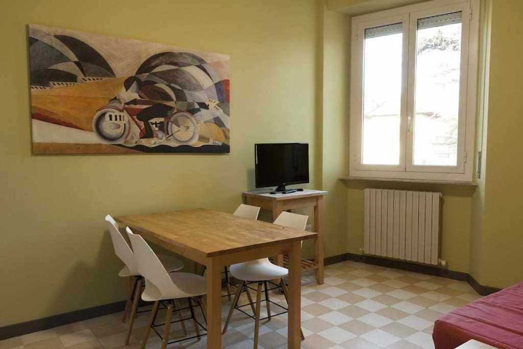 Ospitaci Appartamenti Viale Mezzetti Фолиньо Екстериор снимка